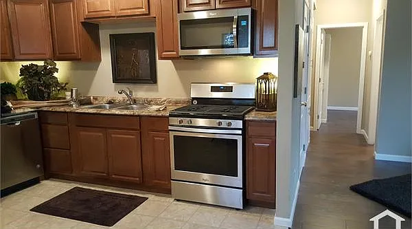 342 W Myers Ave — Photo 5