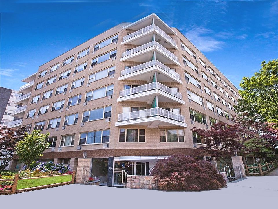 Welcome to CRYSTAL HOUSE ~ Doorman 7 days, INDOOR Parking, Laundry every floor, Heat - HW included