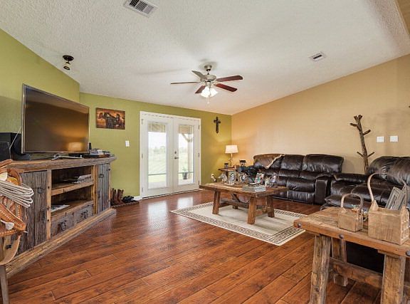 3rd image of 2528 County Road 172