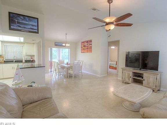 3rd image of 403 SE 23rd St