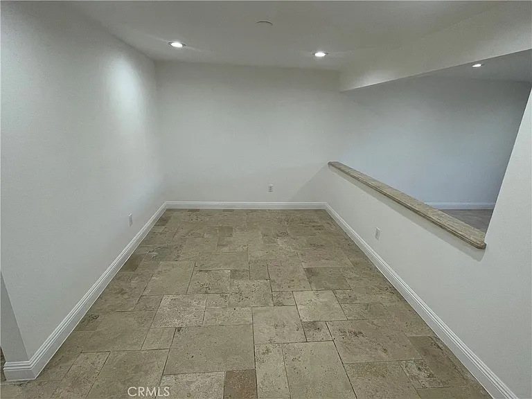22038 Vanowen St #103 — Photo 8