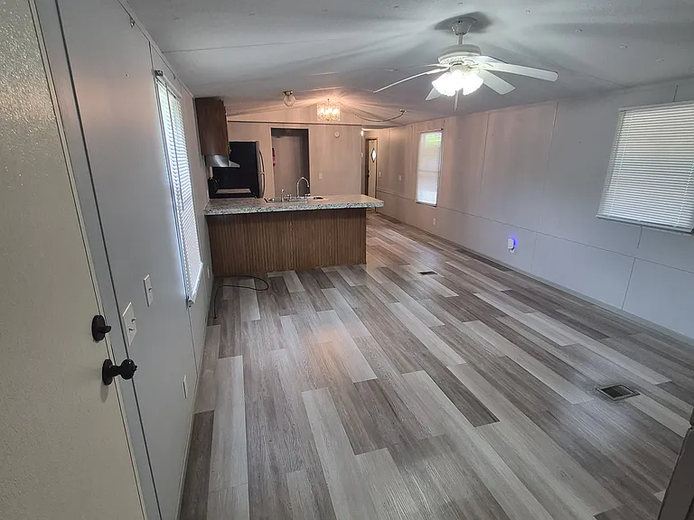 Sandy Springs Ln — Photo 3