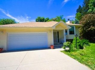 504 Sivers Rd, Glenwood, IA 51534