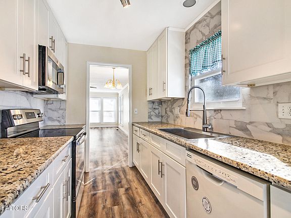 4th image of 422 Lakeview Dr