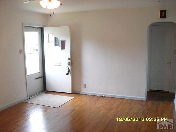 3rd image of 714 Airlane Ave