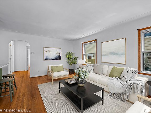 4th image of 727 Wordsworth St