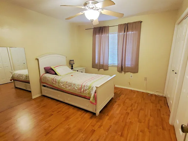 112 Woodlands Ct — Photo 13