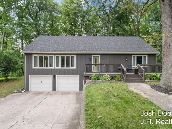 8181 Vergennes St SE, Ada, MI 49301