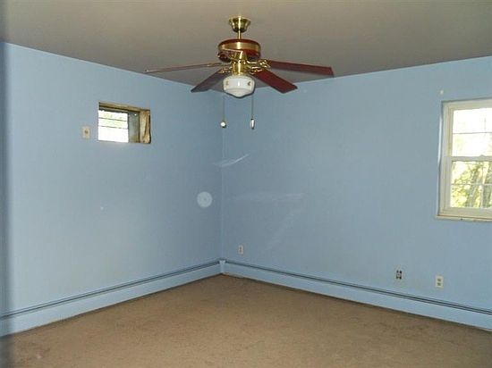 Cheerful, spacious bedroom.