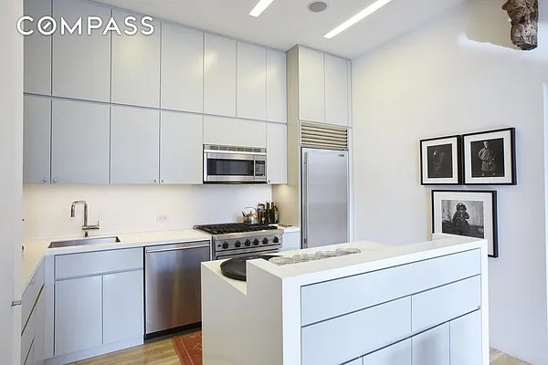 Sold by Compass | media 23