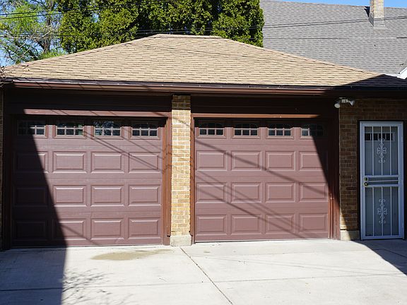3rd image of 1367 Oliver Ave