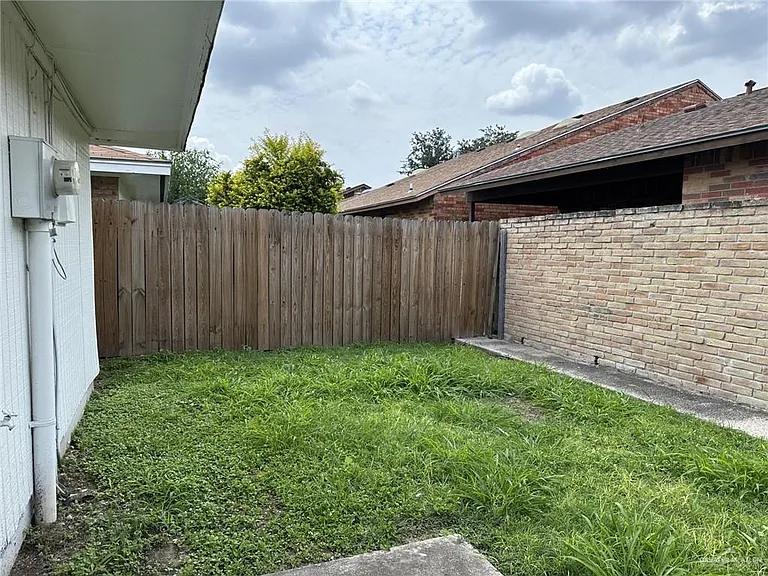 700 W Iris Ave — Photo 28