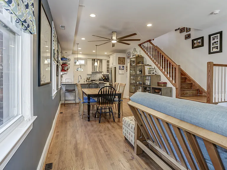 821 Tewkesbury Pl NW — Photo 6