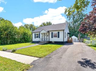 703 E Salem Ave, Indianola, IA 50125
