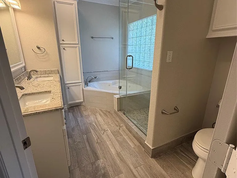 1523 Glen Oaks Dr — Photo 6