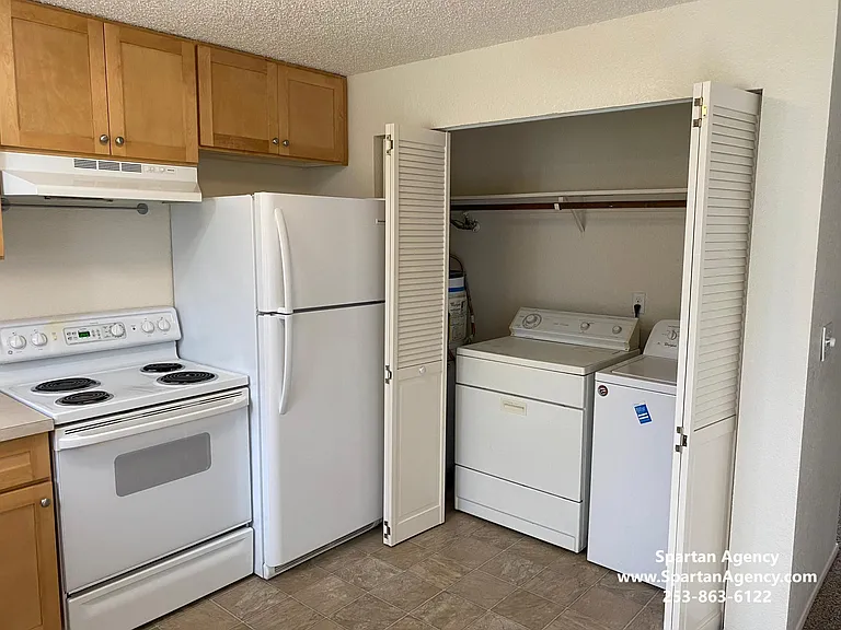 10426 29th St E — Photo 10