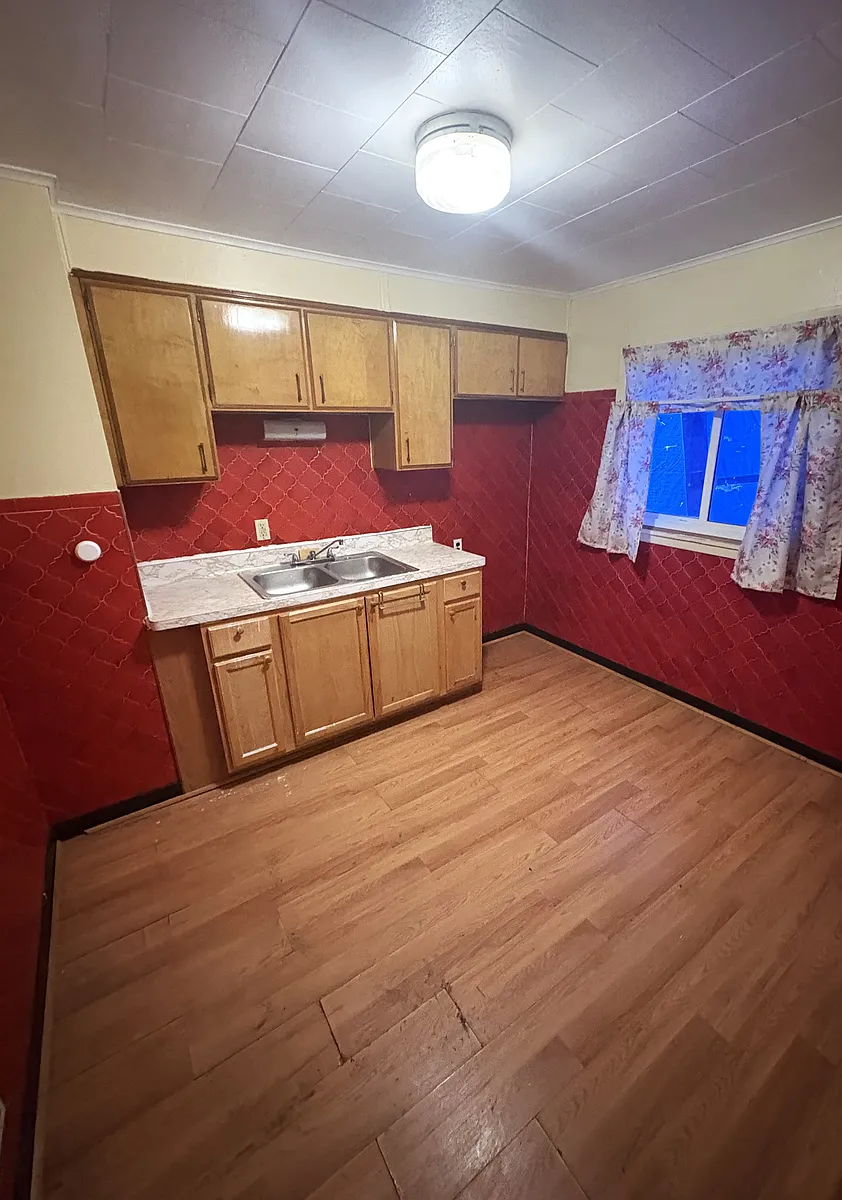 Primary Photo - 370 Warwick Ave #1