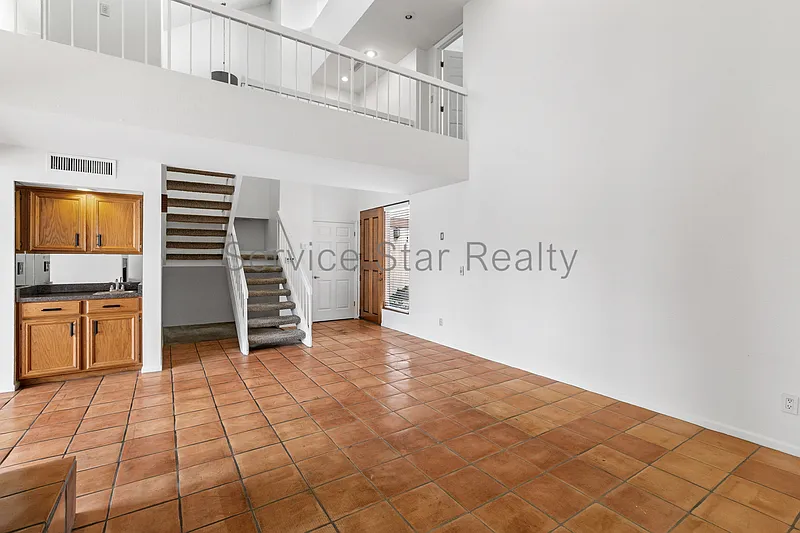 3 bed, 2.5 bath, 1883 sqft, $2,800 — Photo 4