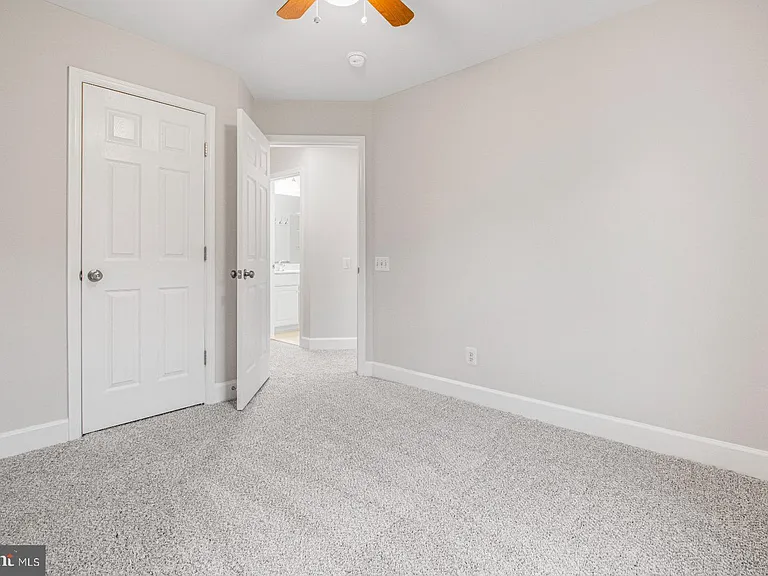 14741 Potomac Branch Dr — Photo 32