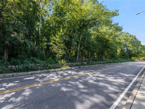 551 Wakefield St, West Warwick, RI 02893