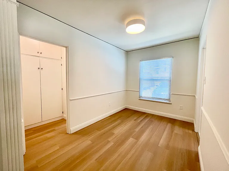 1319 N Fairfax Ave #9 — Photo 10