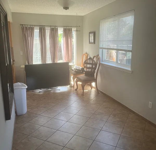 4735 Nelson St — Photo 7