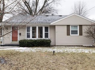 3408 Bel Aire Rd, Des Moines, IA 50310