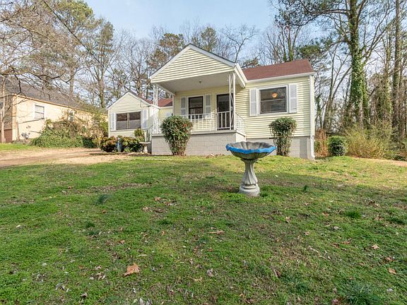 2nd image of 1620 Dogwood Dr