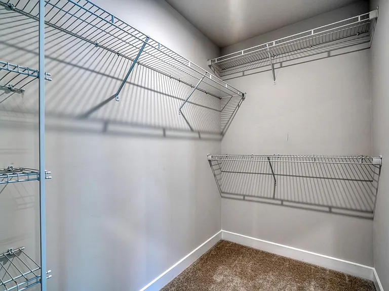 6100 Northwest Dr #1 — Photo 39