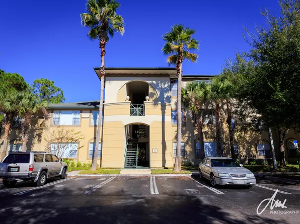 17110 Carrington Park Dr, Tampa, FL