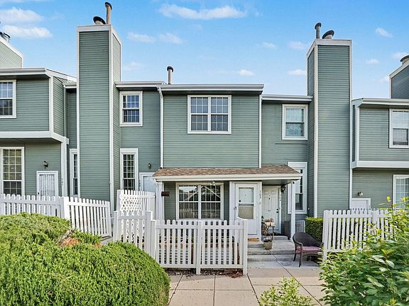3rd image of 8199 Welby Rd #703