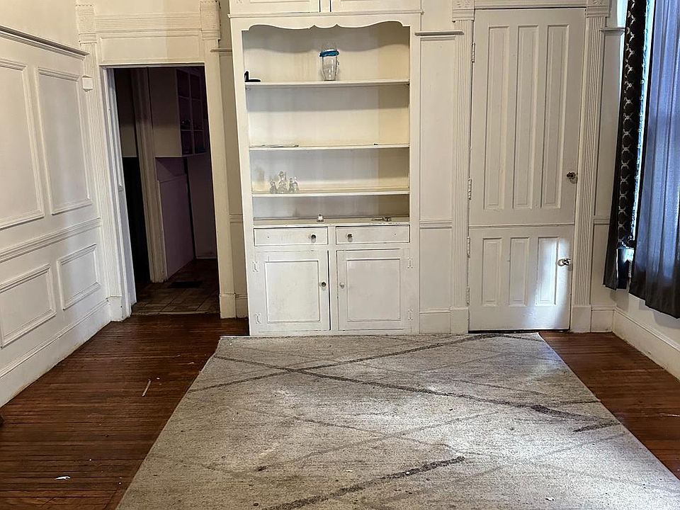 2nd image of 41 S Hermitage Ave