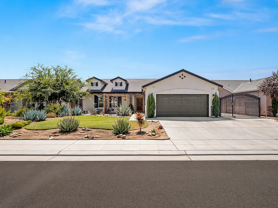 472 W Escalon Ave