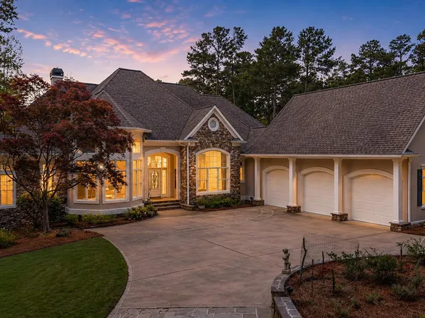 1121 Parrotts Cove Rd, Greensboro, GA 30642