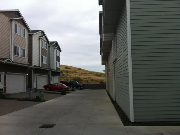 614 S 5th St #B-4, Selah, WA 98942