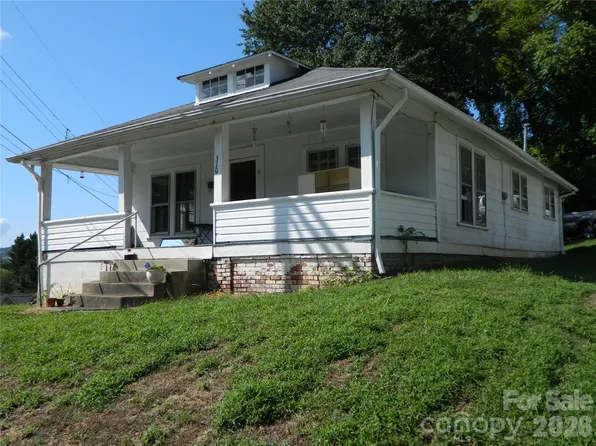 310 Reform St SW, Lenoir, NC 28645