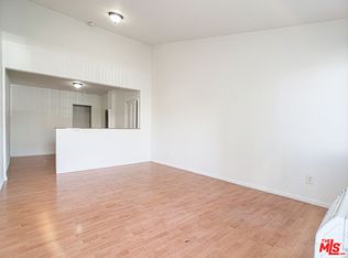 3290 San Marino St, Los Angeles, CA 90006