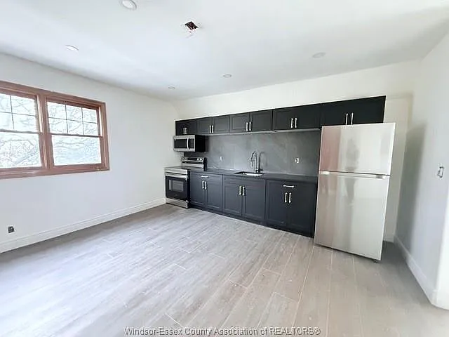 691 Ouellette Ave #6 — Photo 3