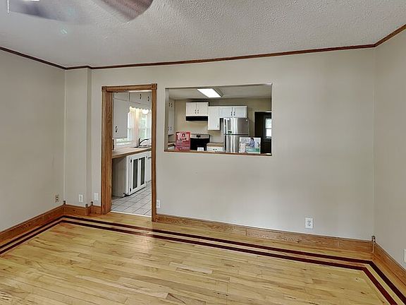 3rd image of 14220 Crosstown Blvd NW