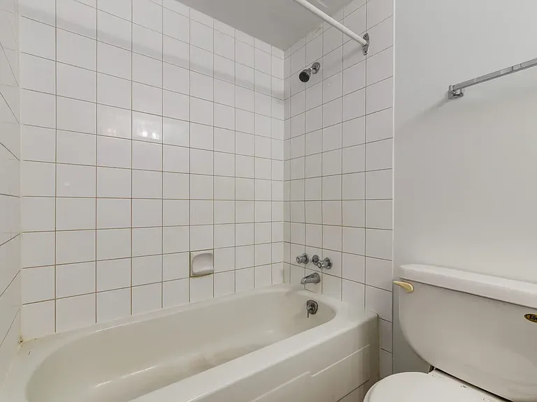 2010 Hope St SW #104 — Photo 42