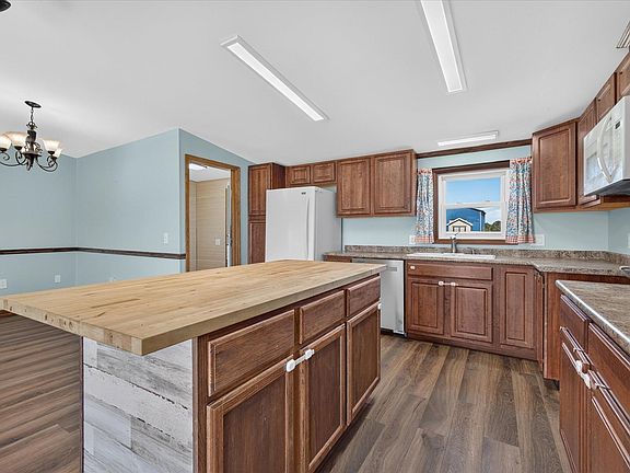 3rd image of 4713 County Road 40a
