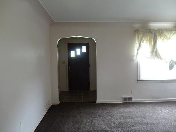 5th image of 65 Stanton Ave