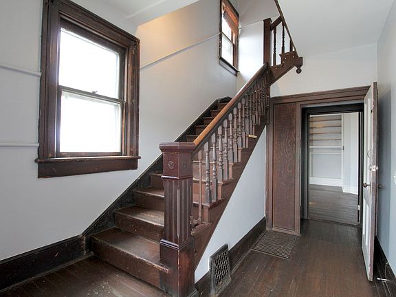 2nd image of 254 W Market St #8B-2Ba