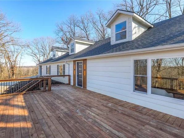 8721 S Hardsaw Rd, Oak Grove, MO 64075