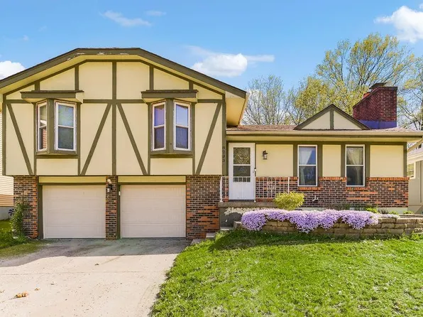 8233 Ohio Ave, Kansas City, KS 66112