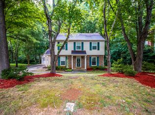 5116 Chestnut Lake Dr, Charlotte, NC 28227