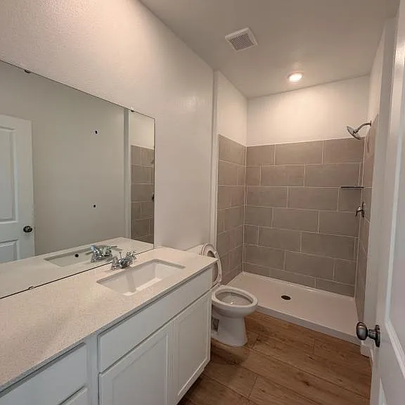 5075 Loggia Ln #B — Photo 3