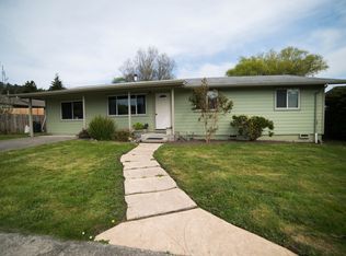 808 Fawn Dr, Brookings, OR 97415