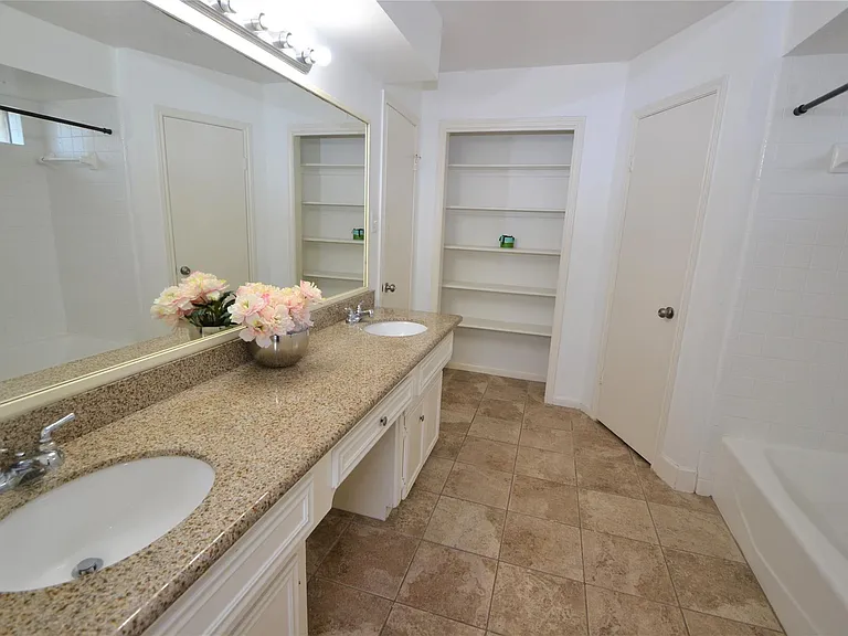 15927 Tumbling Rapids Dr — Photo 30