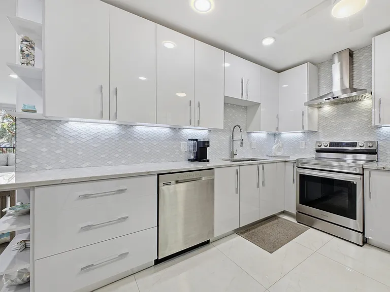 5157 Floria Way #J — Photo 18